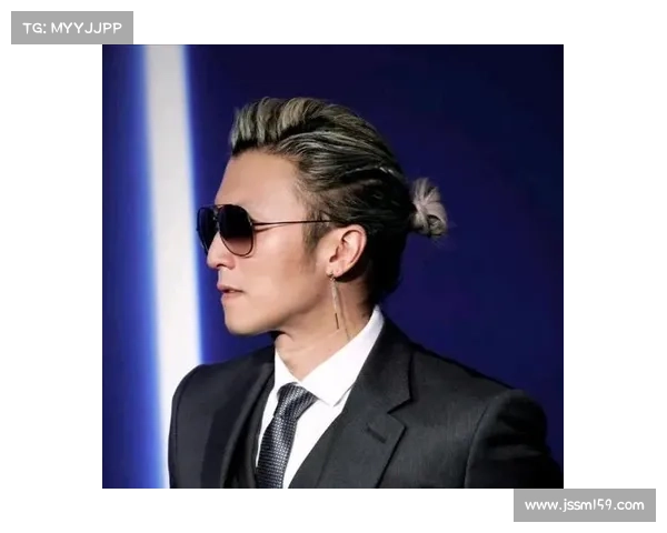 【惊爆热搜！顶流男神VS烤肠大亨：谢霆锋4年狂卖15亿杀疯了！】